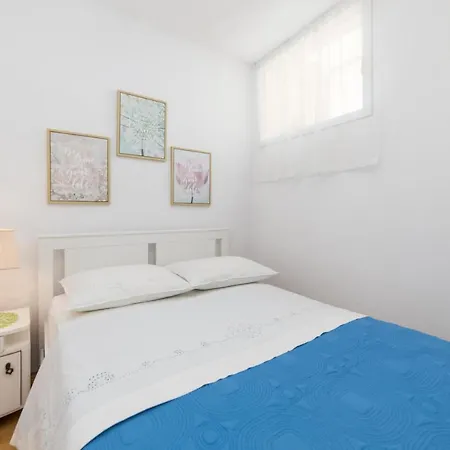 Kala * Podgora (Split-Dalmatia)